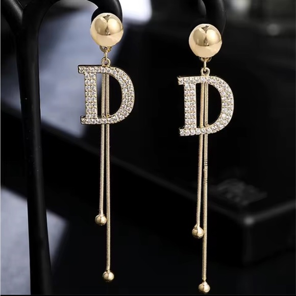 Dior Elegant Gold and Silver Dangle Earrings - Picture 3 of 3
